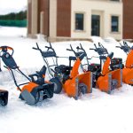 Снегоуборщик забился снегом во время работы - что делать